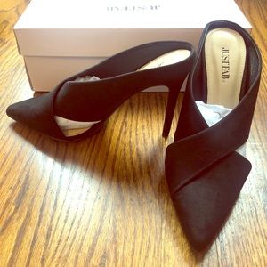 Brand new Just Fab Iva Pumps (black)